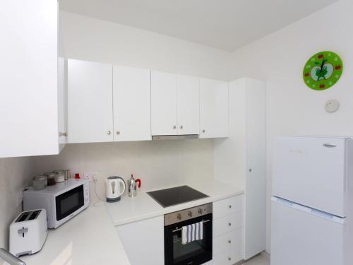 Агиос Тихонас: Flat 1 Bedroom 2 Bathrooms Agios Tychon