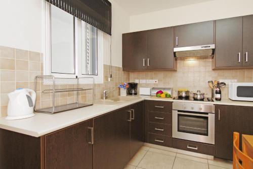 Паралимни: Mythicals Ground floor with garden 2 bed apartment