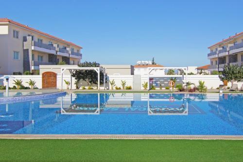 Паралимни: Mythicals Ground floor with garden 2 bed apartment