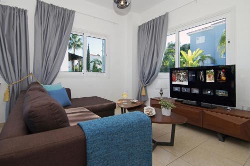 Протарас: Holiday Home 2 Bedrooms 1 Bathroom Protaras