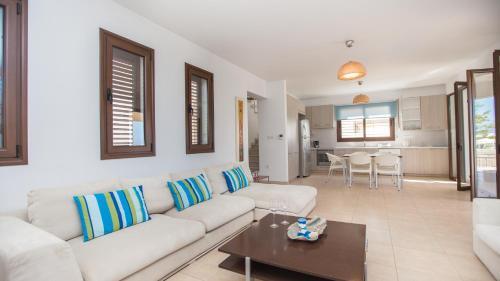 Протарас: Oceanview Villa 445