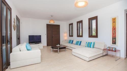 Протарас: Oceanview Villa 445