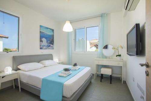 Протарас: “Imagine Renting Your Own 5 Star Villa” Protaras Villa 15