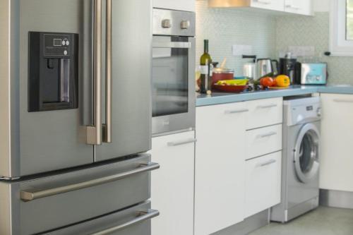 Протарас: “Imagine Renting Your Own 5 Star Villa” Protaras Villa 15