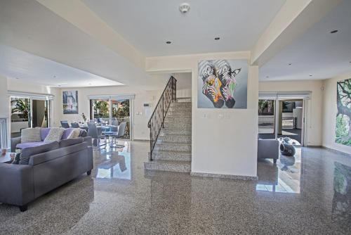 Протарас: How to Rent Your Own Private Luxury Holiday Villa in Protaras for Less than Basic Hotel, Protaras Villa 1255