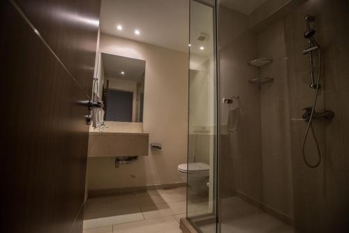 Протарас: Picture Relaxing Beside Your Private Pool in Protaras Reading Your Favourite Book, Protaras Villa 1252