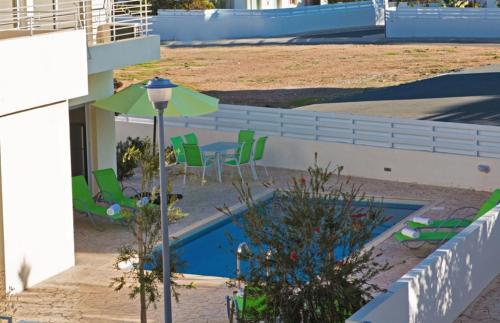 Протарас: Picture Relaxing Beside Your Private Pool in Protaras Reading Your Favourite Book, Protaras Villa 1260