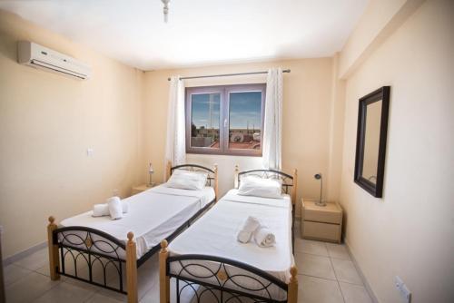 Айя-Напа: Picture Relaxing in Your Holiday Apartment in Ayia Napa Reading Your Favourite Book, Ayia Napa Apartment 1280
