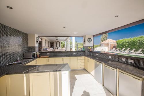 Паралимни: Rent Your Dream Holiday Villa in Paralimni And Look Forward To Relaxing Beside Your Private Pool, Paralimni Villa 1232
