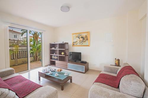 Паралимни: The Ultimate 5 Star Holiday Villa in Paralimni with Private Pool And Close To the Beach, Paralimni Villa 1317