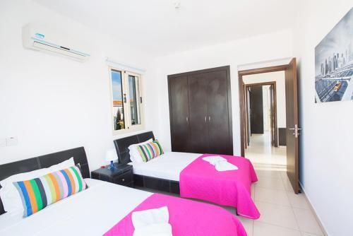 Протарас: The Ultimate 5 Star Holiday Villa in Protaras with Private Pool And Close To the Beach, Protaras Villa 1292