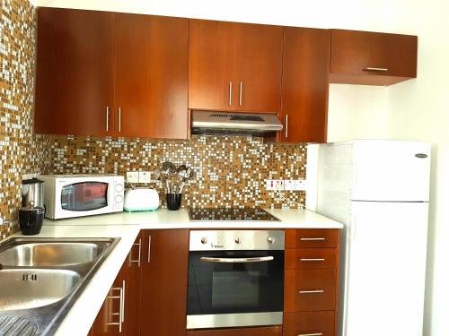 Перволия: Colonial Beach Villa 33