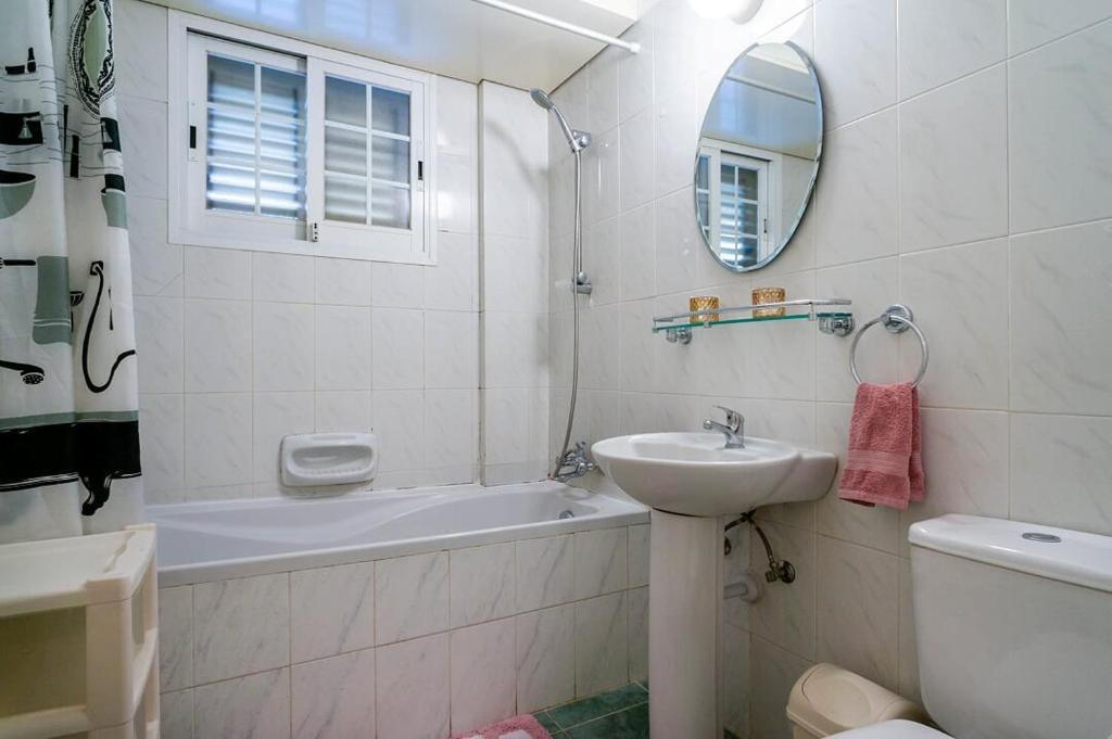 Лимассол: 200 Meters To The Beach 2 Bedroom Appartment