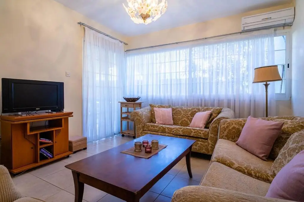 Лимассол: 200 Meters To The Beach 2 Bedroom Appartment