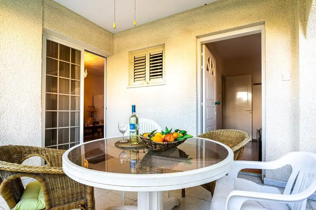 Лимассол: 200 Meters To The Beach 2 Bedroom Appartment