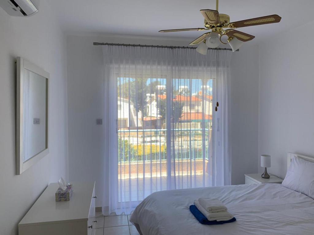 Пафос: Modern, stylish 4-bedroom villa - Limnaria Villas