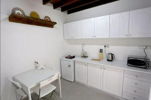 Фамагуста: Holiday Home 2 Bedrooms 1 Bathroom Famagusta