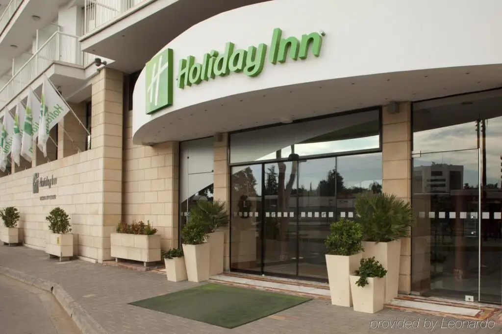 Holiday Inn — фото 1