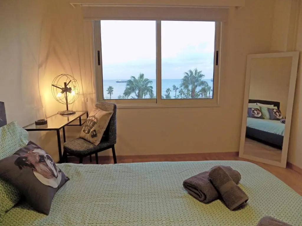 Лимассол: 3b Seafront Retro apt - Olympic beach