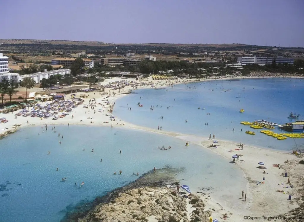 Паралимни: Ayia Napa Studio CHR 221