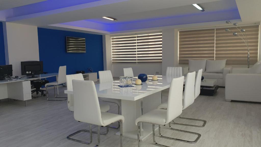 Никосия: Central Big Studio with Conference