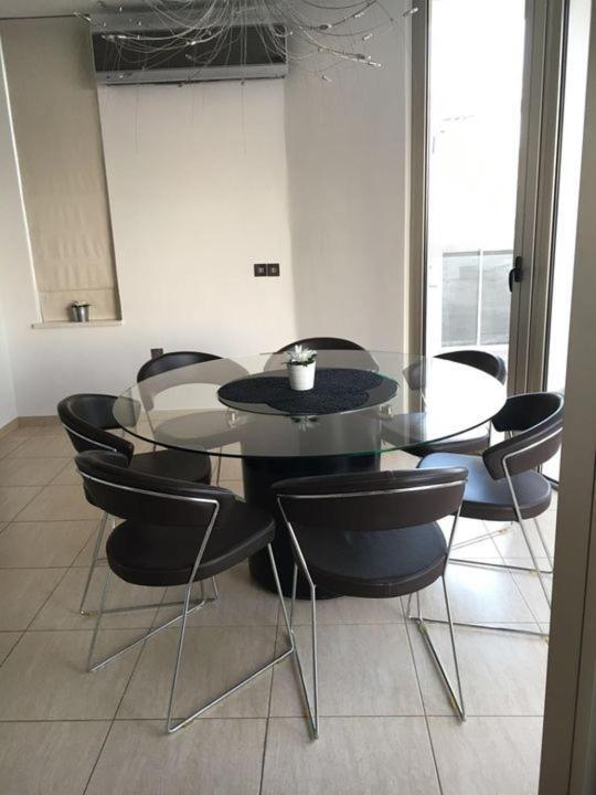 Ларнака: 3b Pool Penthouse private hot tub - Larnaca center