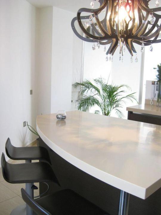 Ларнака: 3b Pool Penthouse private hot tub - Larnaca center
