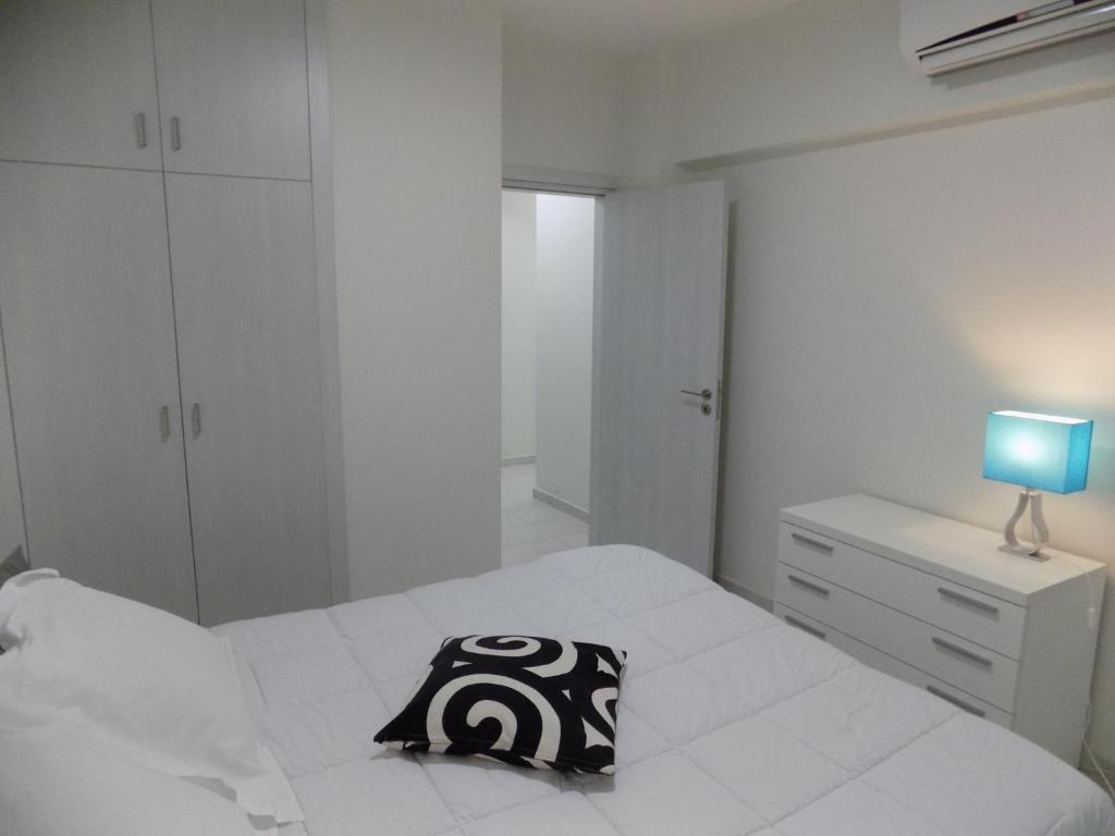 Лимассол: 2b Boutique Seafront Apartment Olympic Beach