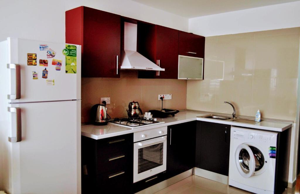 Кирения: Central Girne Studio Flat with Rooftop Pool