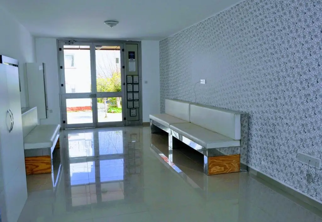 Central Girne Studio Flat with Rooftop Pool — фото 1