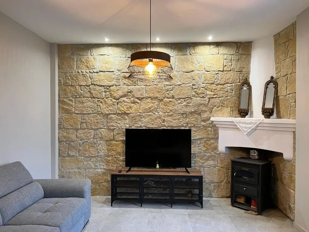 Какопетрия: Eftis - Renovated Traditional House