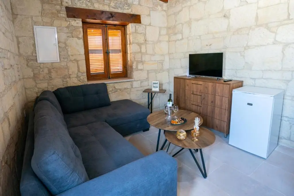 Какопетрия: Eidyllio Luxury Suites Omodos