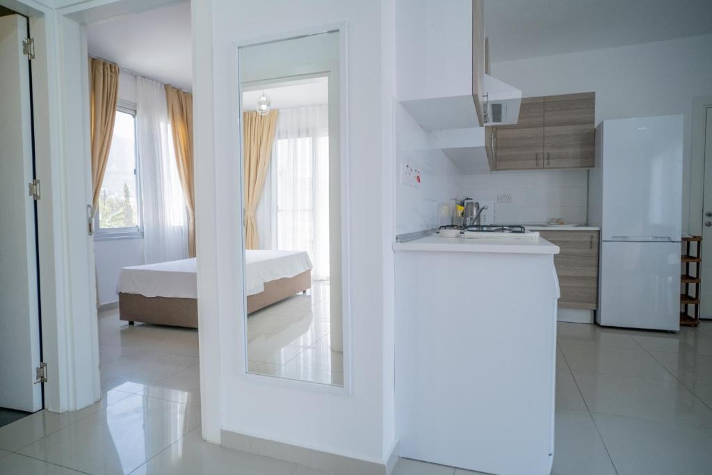 Кирения: Beautiful Two-bedroom Apartment with Sea and Mountain views Sel 8-5