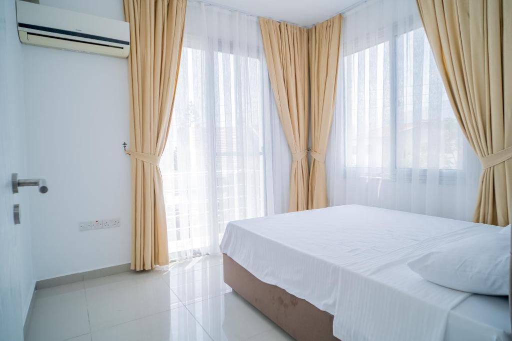 Кирения: Beautiful Two-bedroom Apartment with Sea and Mountain views Sel 8-5