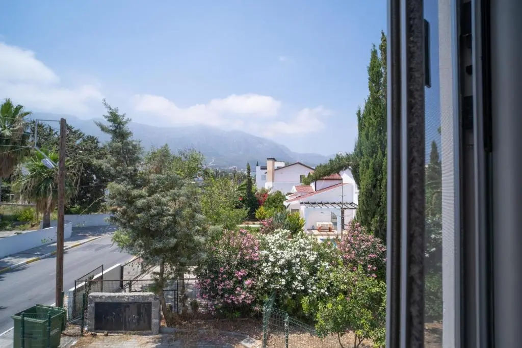 Кирения: Beautiful Two-bedroom Apartment with Sea and Mountain views Sel 8-5