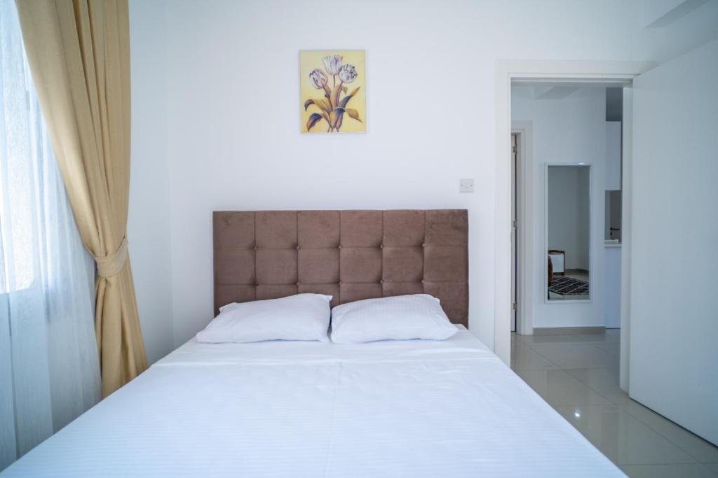 Кирения: Beautiful Two-bedroom Apartment with Sea and Mountain views Sel 8-5