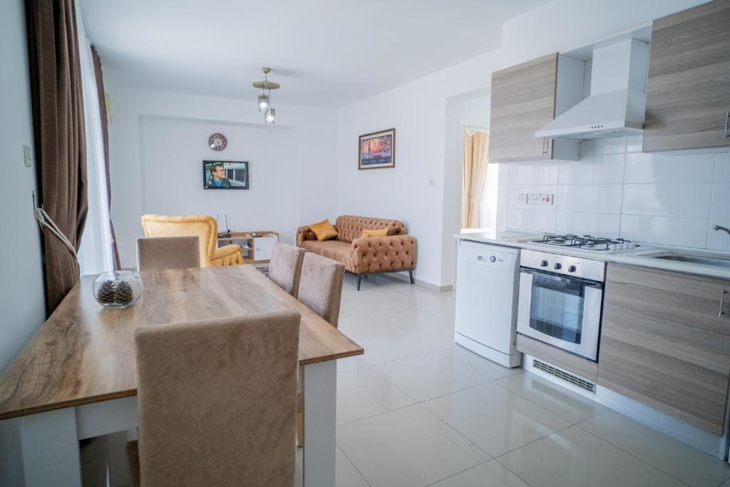 Кирения: Beautiful Two-bedroom Apartment with Sea and Mountain views Sel 8-5