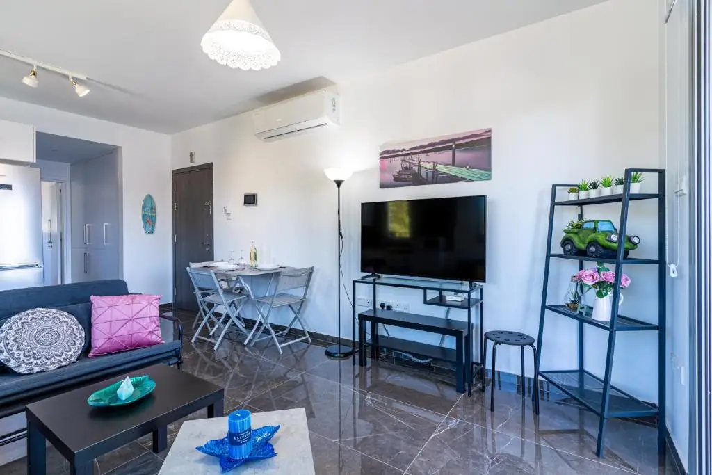 Ларнака: Kmeidos 1-Bedroom Apartment in Larnaca
