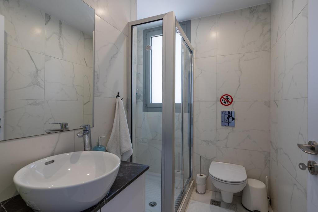 Ларнака: Kmeidos 1-Bedroom Apartment in Larnaca