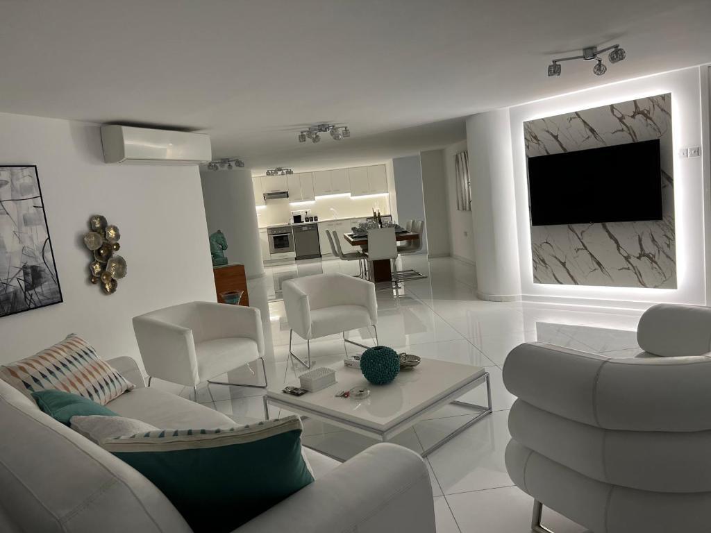 Ларнака: Olympus Penthouse 360 view