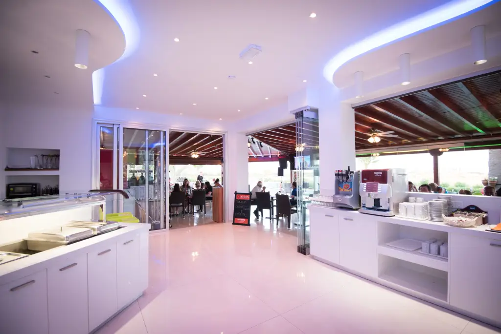 Айя-Напа: Loutsiana Hotel & Apartments