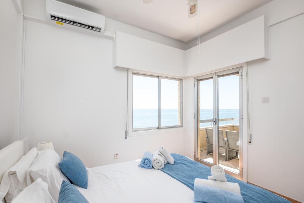 Ларнака: Apollon Beachfront Apartment 302