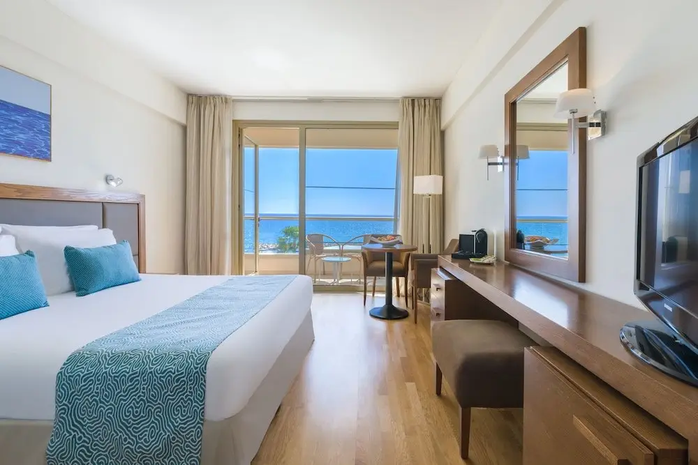 The Golden Bay Beach Hotel — фото 1