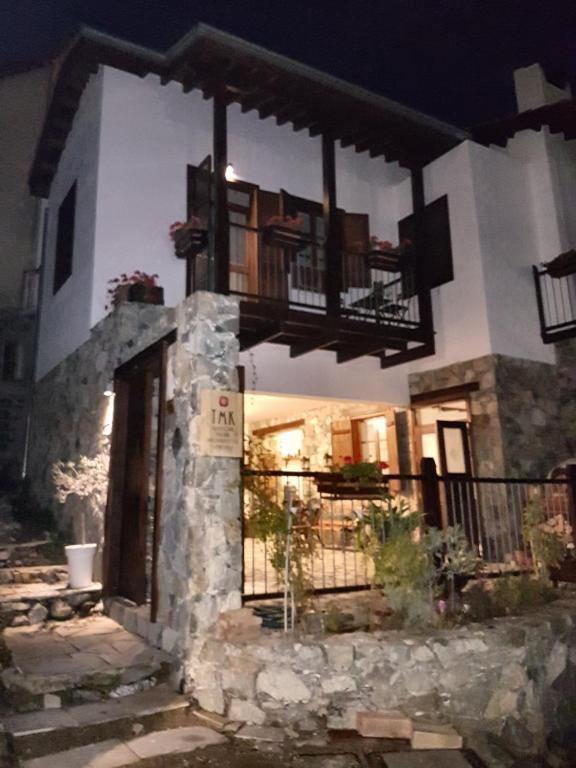 Калопанагиотес: Kalopanayiotis Museum Inn