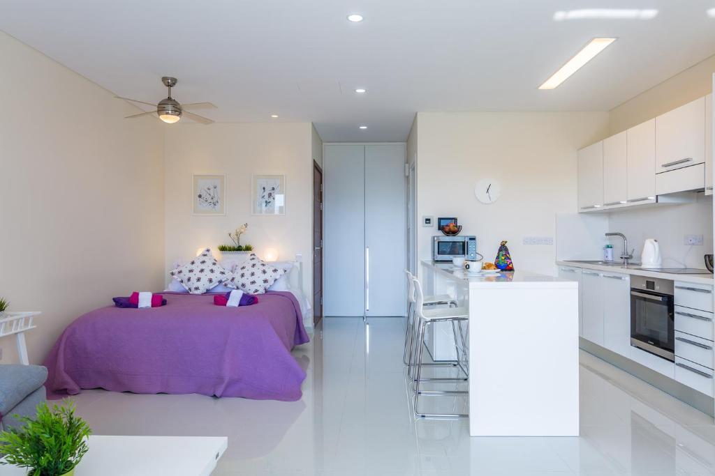 Гермасойя: Carmencita Studio B14 with pool & gym