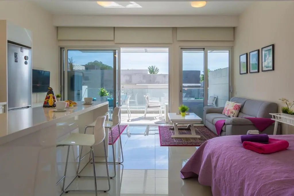 Гермасойя: Carmencita Studio B14 with pool & gym