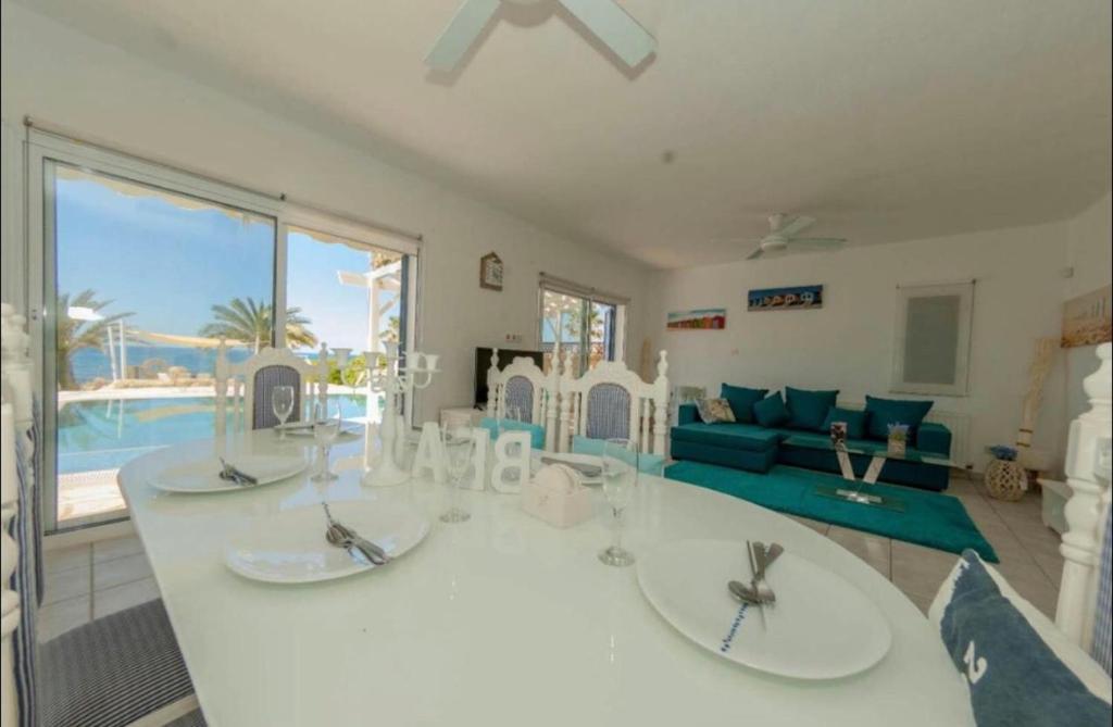 Хлорака: 34 beach villa