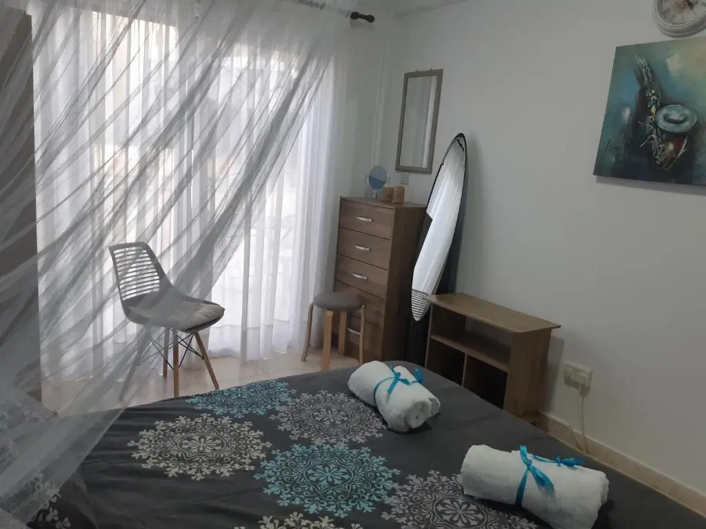 Перволия: House Near the Beach (Militsa & Aggeliki)