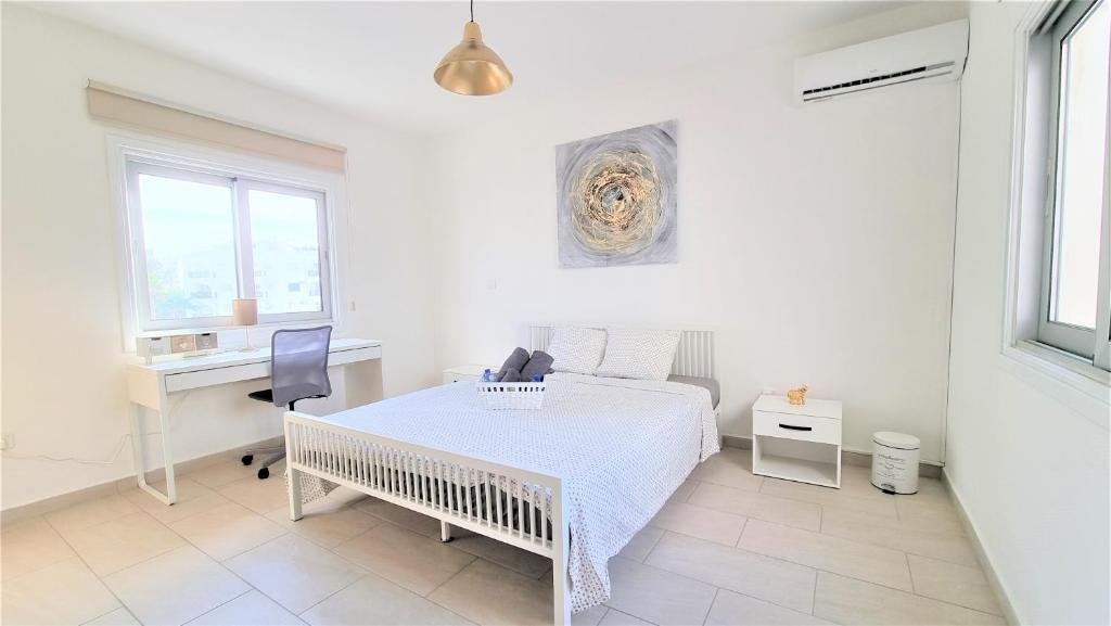 Ларнака: Spacious Lightflooded 2br Apt / Near Center & Harbour