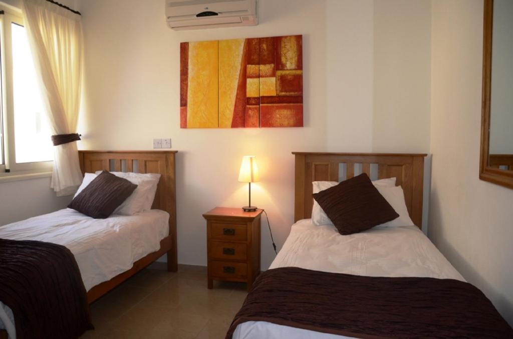 Top floor 2 bedroom apartment E101, 3 pools, sea view, FREE WIFI — фото 1